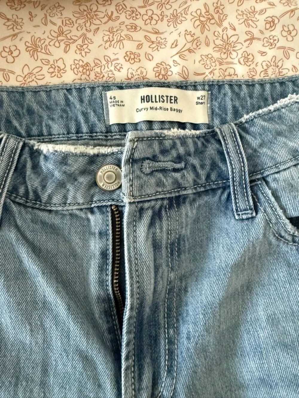 Hollister Curvy Mid Rise Baggy Jeans